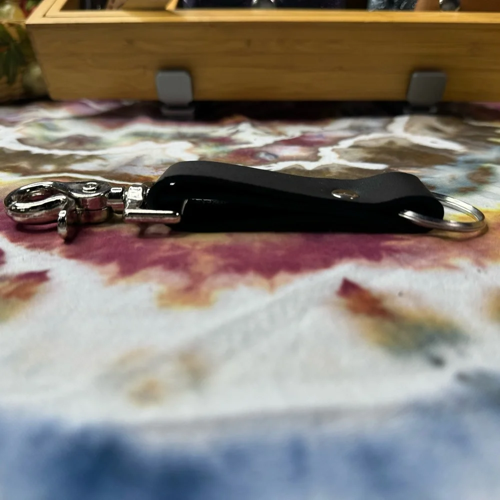 trigger snap keychain black oil tan leather 1” wide 6.5” long